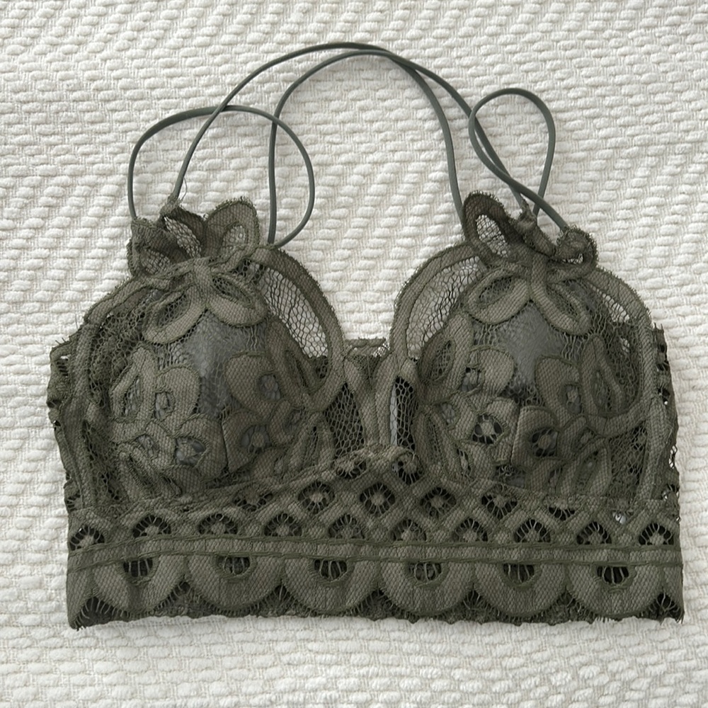 Green lace bralett- removable padding